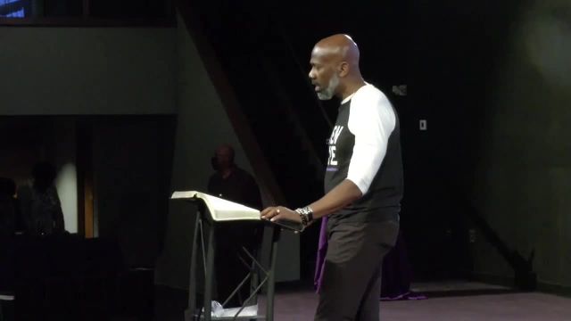 iLead Sermon - Stuck in the Middle